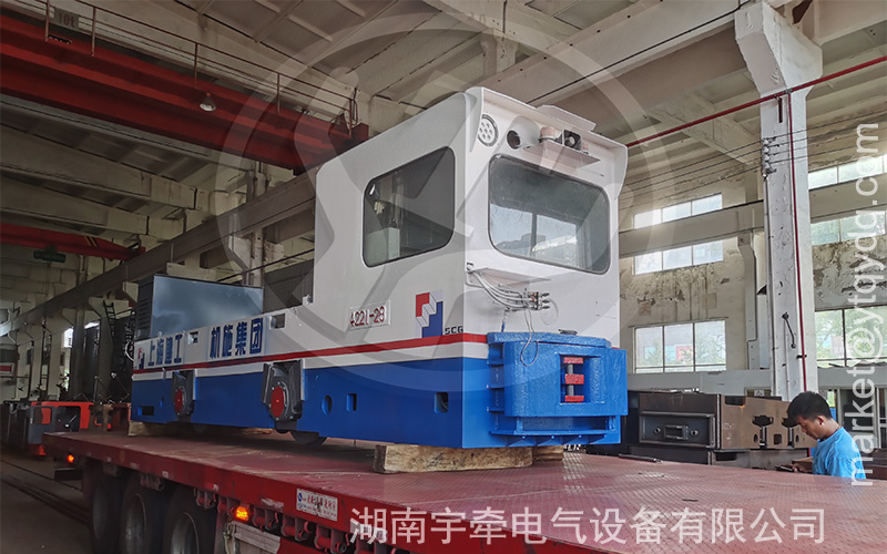 25噸蓄電池電機車發貨 2.jpg